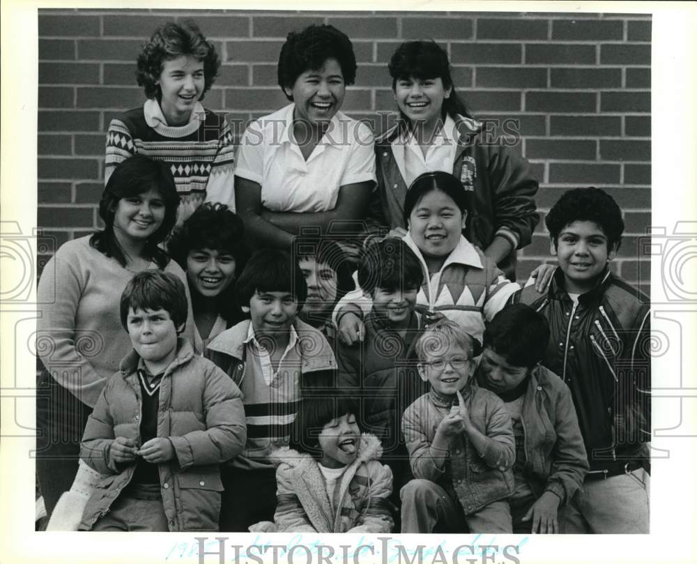 1985 Press Photo Group Of Youngsters At St. Peter-St. Joseph Children's Home- Historic Images
