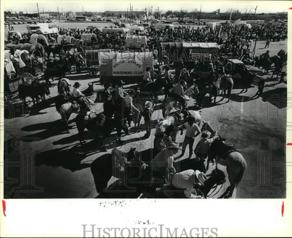 1986 Press Photo Trail Riders at the San Antonio Stock Show &amp; Rodeo - saa58378- Historic Images