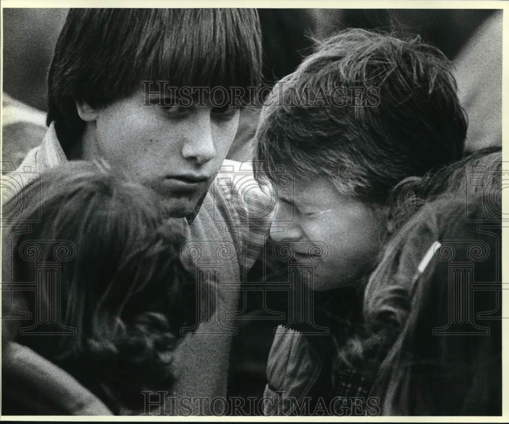 1986 Press Photo Family Of Girl Injured At San Antonio Stock Show & Rodeo- Historic Images