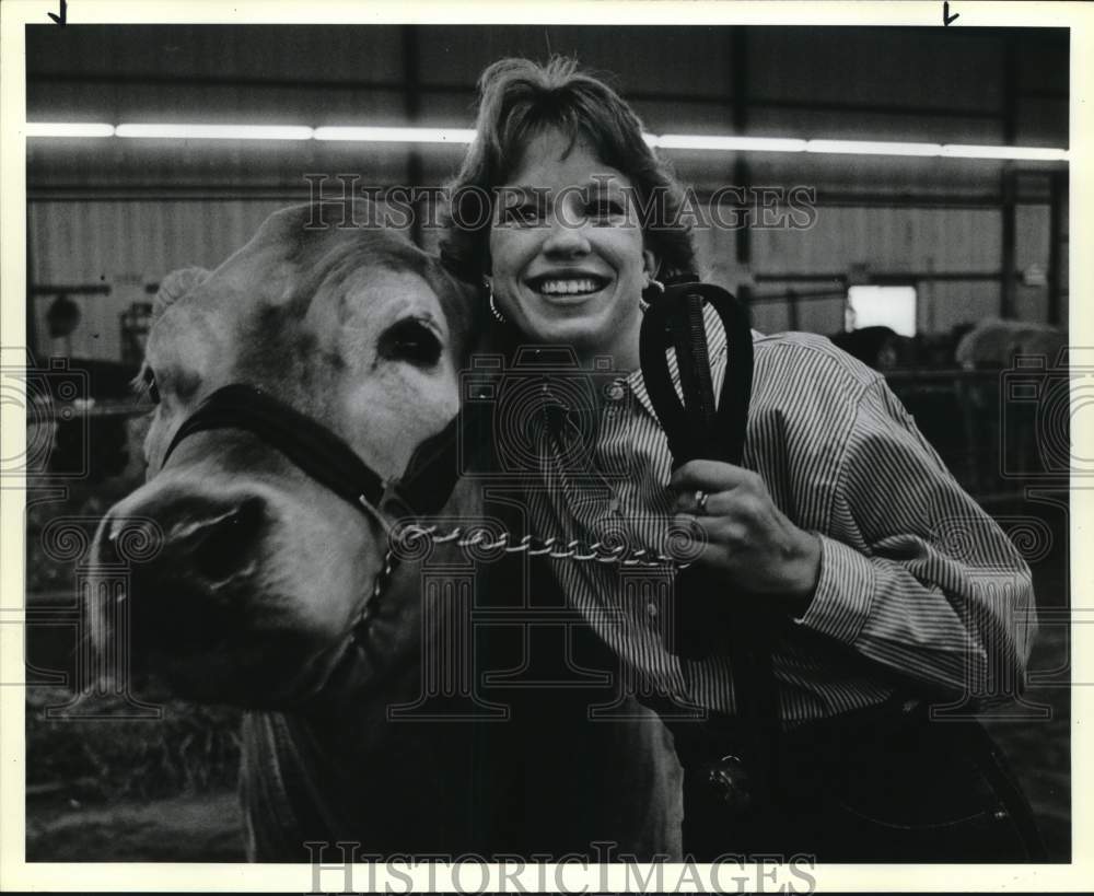 1986 Press Photo Francis Frey with reserve champion steer at stock show, Texas- Historic Images