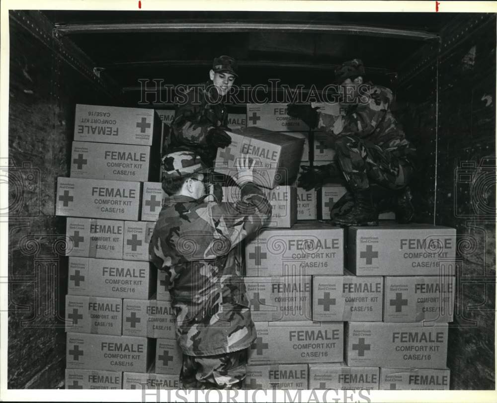 1989 Press Photo Red Cross loading supplies for Brownsville refugees - saa58909- Historic Images