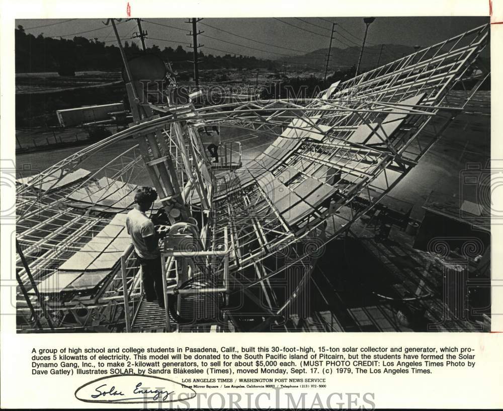 1979 Press Photo Solar Energy Collector &amp; Generator construction, California- Historic Images