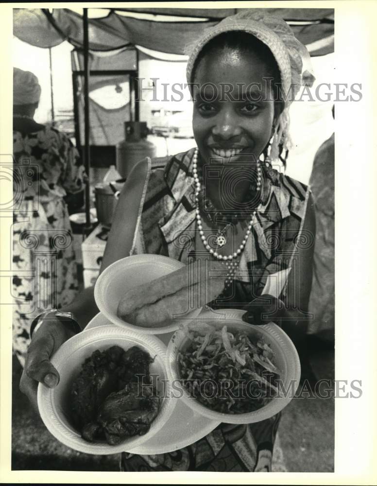 1987 Press Photo Angela Chandler with Calypso Rice at the Folklife Festival, TX- Historic Images