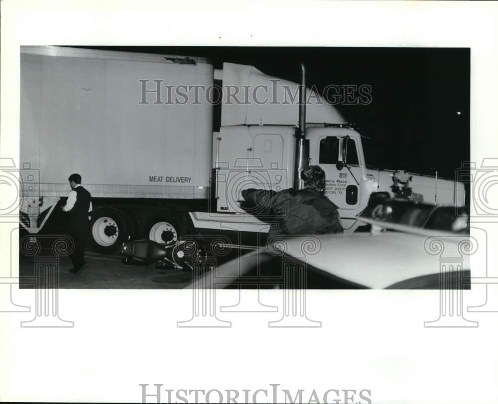 1993 Press Photo Domino&#39;s Pizza truck involved in fatality with motorcycle, TX- Historic Images