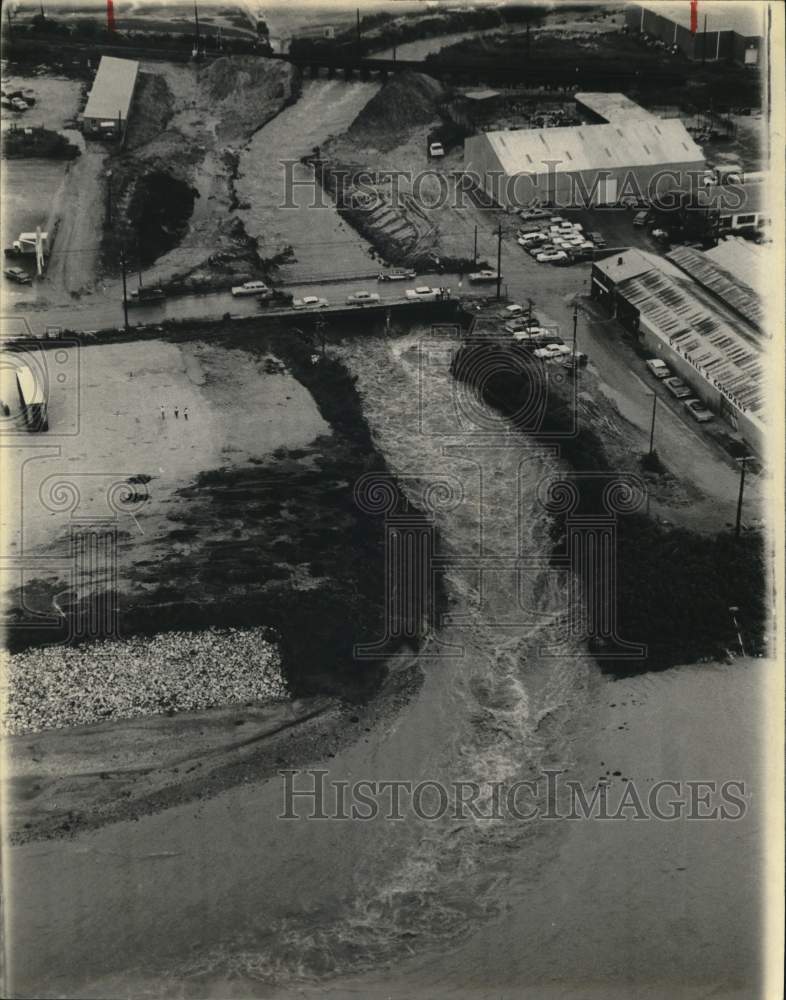 1965 Press Photo Bridge at V.A. Snell & Company condemned after floods