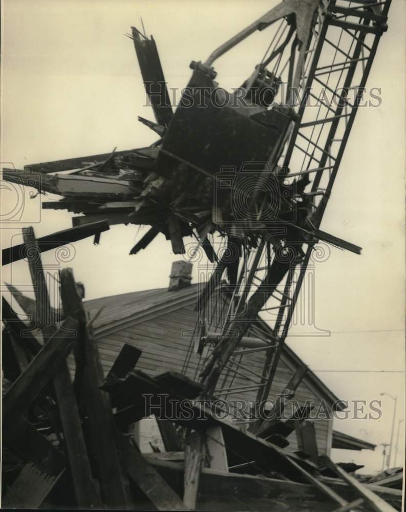 Press Photo Crane removing debris for Urban Renewal Project, Texas - saa65056- Historic Images
