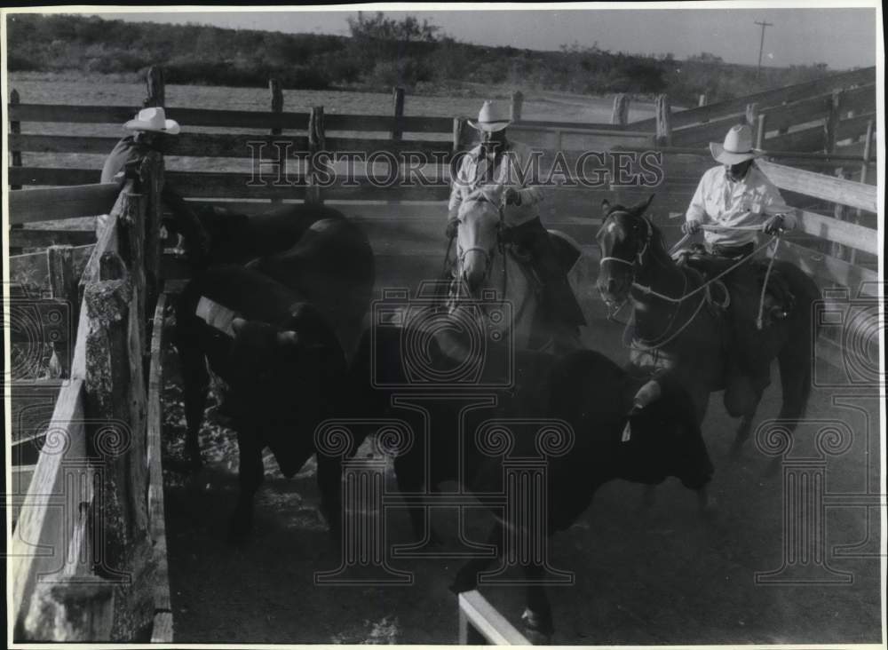 1987 Press Photo Pedro Torres, Antonio De La Garza, Antonio De La Garza Jr.- Historic Images