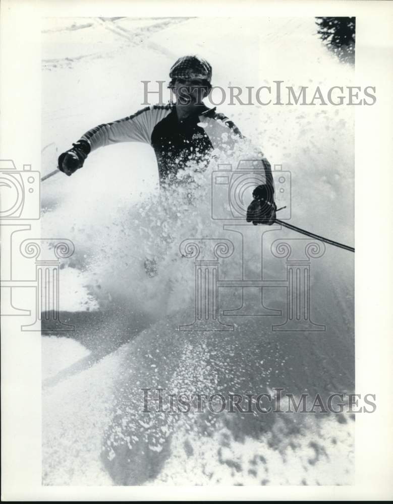 Press Photo A skier skiing at the Crested Butte Mountain Resort, Colorado- Historic Images