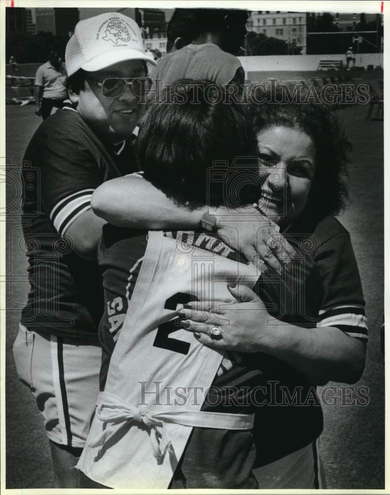 1986 Press Photo Eddie Saenz after winning Special Olympics gold medal, Austin- Historic Images