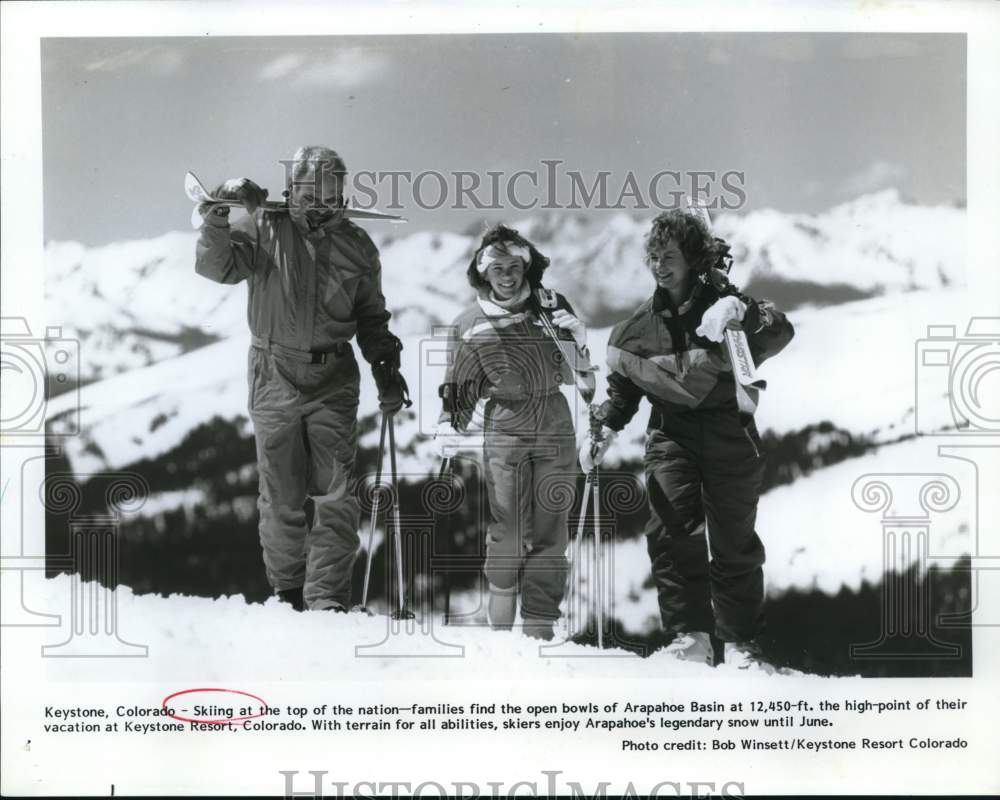 Press Photo Family skiing at Arapahoe Basing, Keystone, Colorado- Historic Images