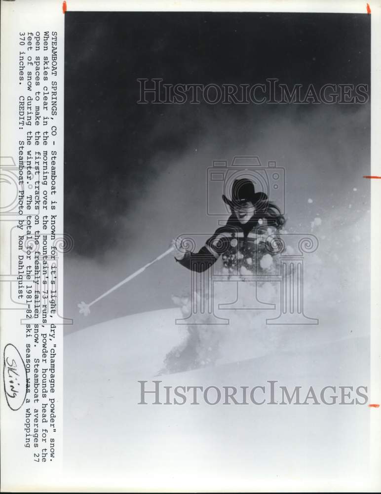 1981 Press Photo Woman smiles as she goes down slope at Steamboat Springs, CO- Historic Images