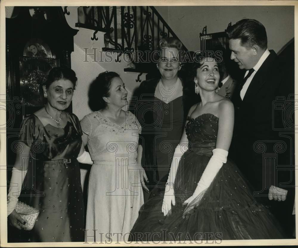 1958 Press Photo Attendees at Fiesta Party in San Antonio, Texas - saa73504- Historic Images