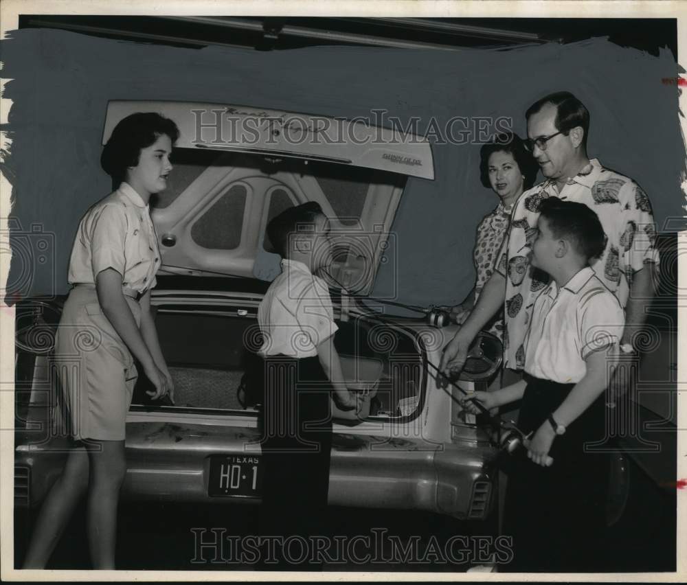 1958 Press Photo Family Fishing Fun in San Antonio, Texas- Historic Images