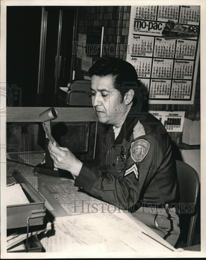 Press Photo Jesse Balleza of the Police Department, San Antonio - saa85277- Historic Images