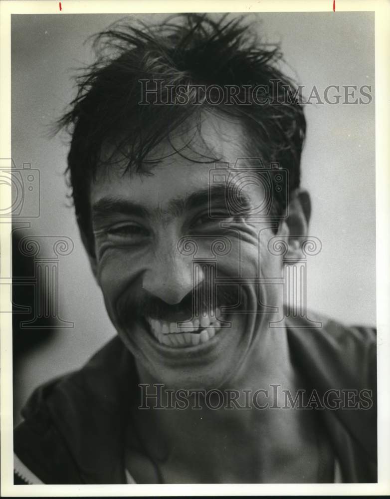 1984 Press Photo Robert Yara, Las Colonias de San Antonio Marathon Winner- Historic Images