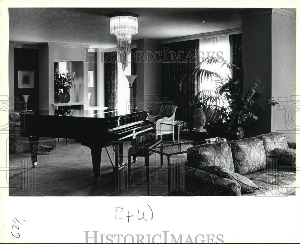 1988 Press Photo Marriott Rivercenter, Presidential Suite Interior - saa88816- Historic Images