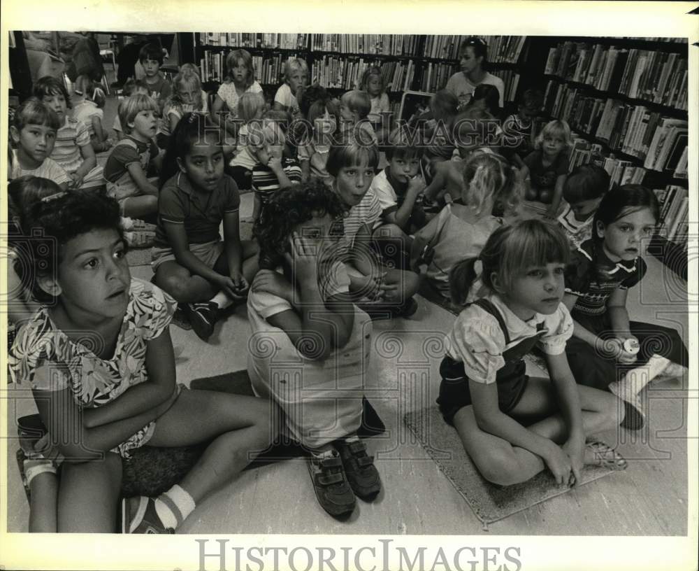 1985 Press Photo Children Listening at Oakwell Library Story Time - saa90329- Historic Images