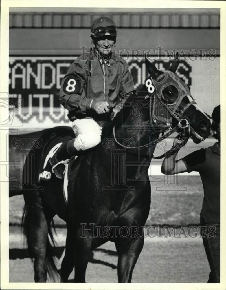 1990 Press Photo Horse Jockey Elbert Minchy on Miss Martha Stuff, Bandera Downs- Historic Images