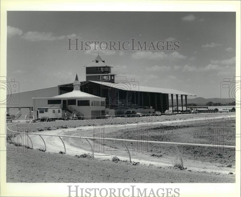 1990 Press Photo Bandera Downs Clubhouse and grandstands construction, Texas- Historic Images