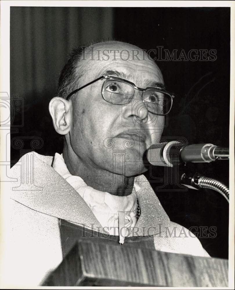 Press Photo Archbishop Jean Jadot Speaking at Podium - saa97068- Historic Images