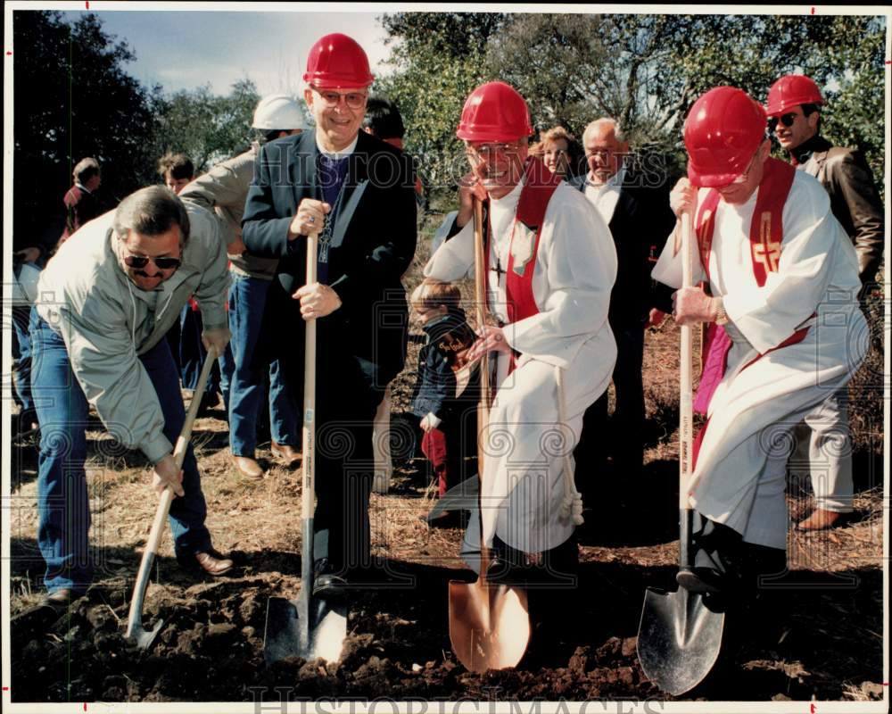 1994 Press Photo Groundbreaking for new St. Andrew Lutheran Church, Texas- Historic Images