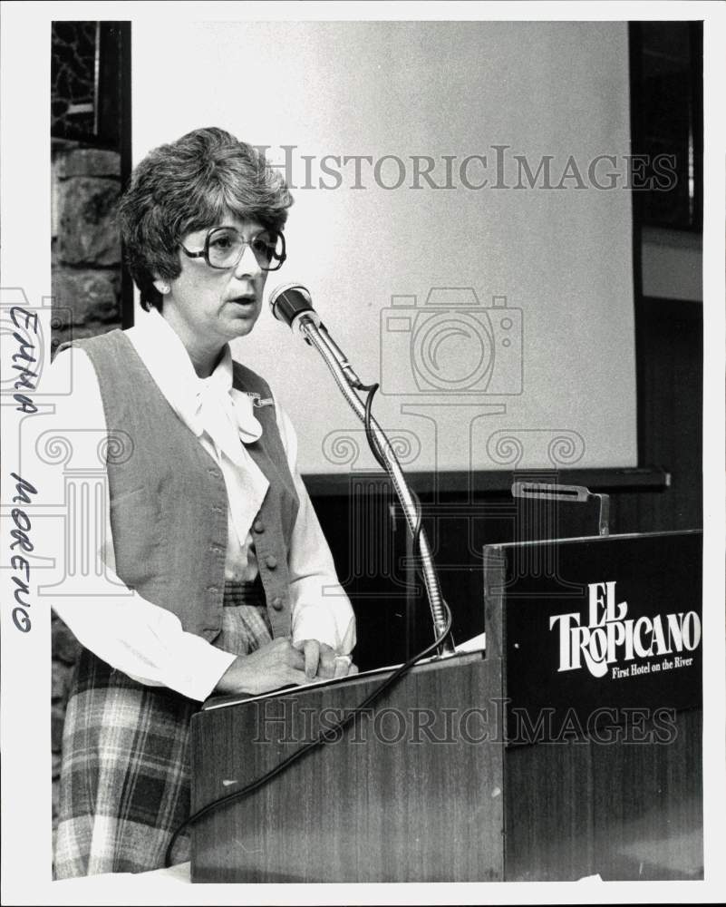 Press Photo Emma Moreno speaking at El Tropicano - saa99901- Historic Images