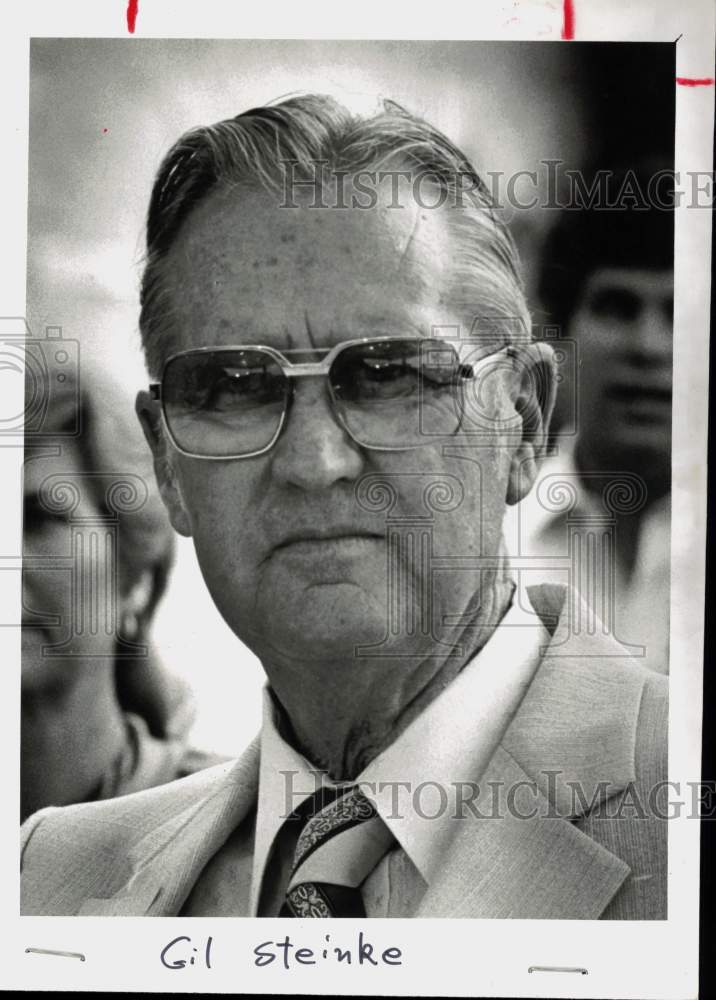 Press Photo Gil Steinke in portrait - sab01301- Historic Images