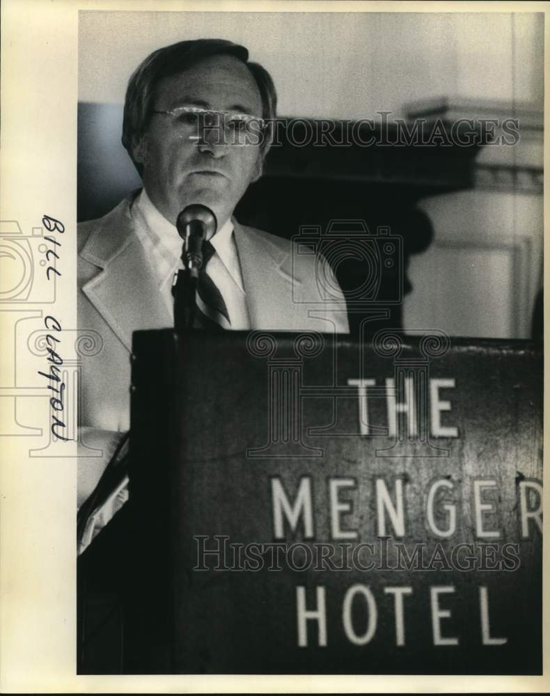 Press Photo Representative Bill Clayton speaks at The Menger Hotel - sab03215- Historic Images