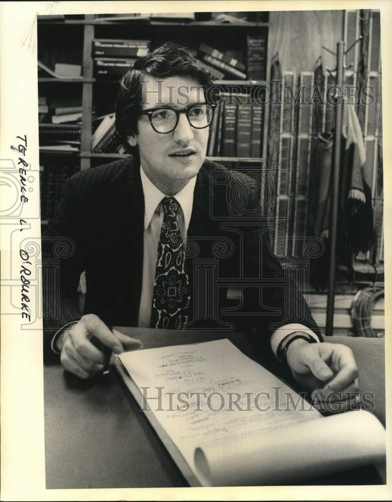 Press Photo Terence L. O'Rourke interviewed in Office - sab04978