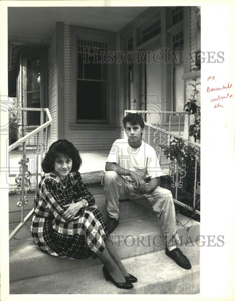 1989 Press Photo Sharyll Teneyuca, Beacon Hill Neighborhood Association & cousin- Historic Images