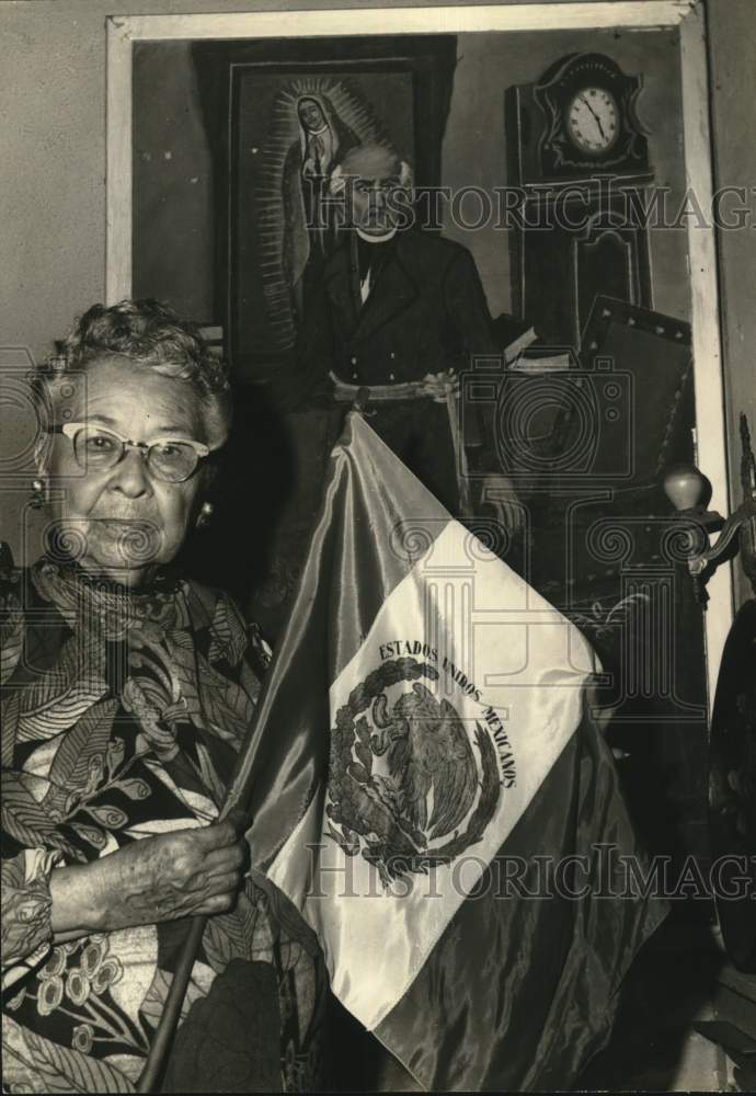 Press Photo Mrs. Berta Terrazas, Promoter of the Hidalgo Statue Ceremony- Historic Images