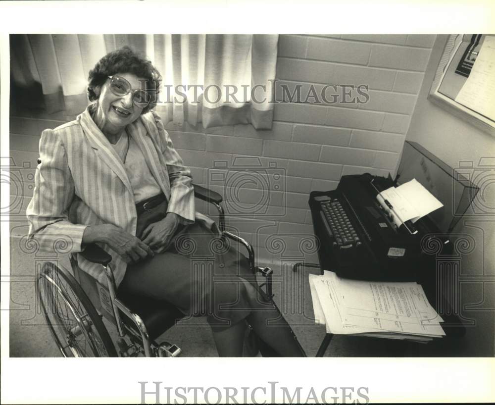 1987 Press Photo Myra Glover, Special Ed Teacher at San Antonio State School- Historic Images