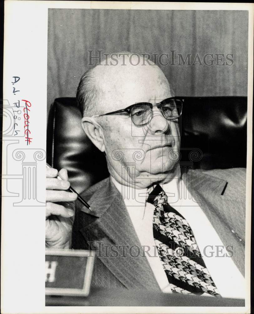 Press Photo A. J. Ploch at Meeting - sab10645