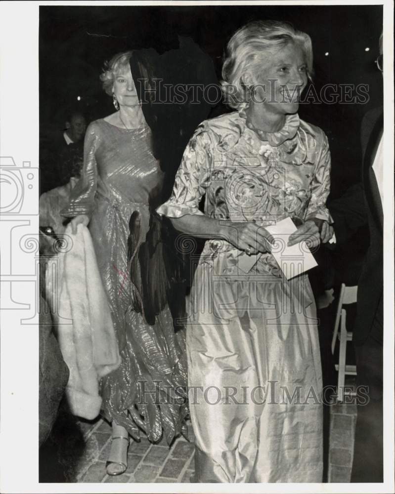 Press Photo Nancy Brown Negley in formal evening wear - sab10997