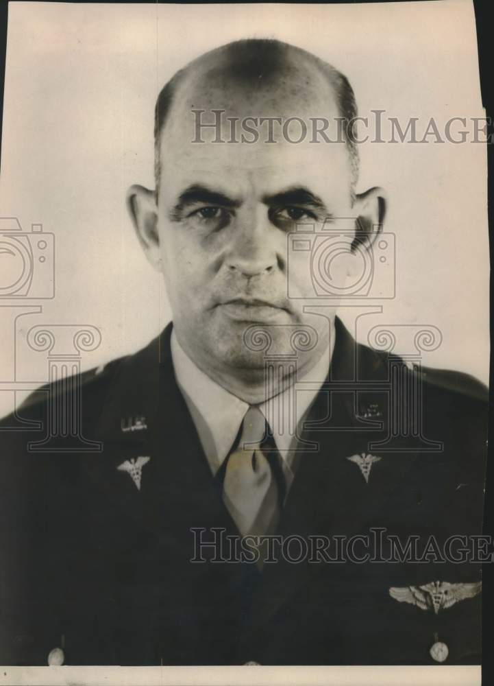 1949 Press Photo Military officer headed for Germany, Texas - sam00587- Historic Images