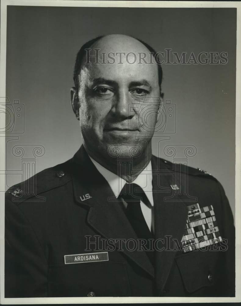 1975 Press Photo Colonel Bernard Ardisana, U.S. Air Force Security - sam00667- Historic Images