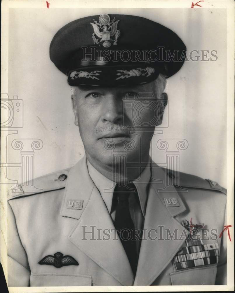 1959 Press Photo Colonel W.A. R. Robertson of United States Air Force- Historic Images