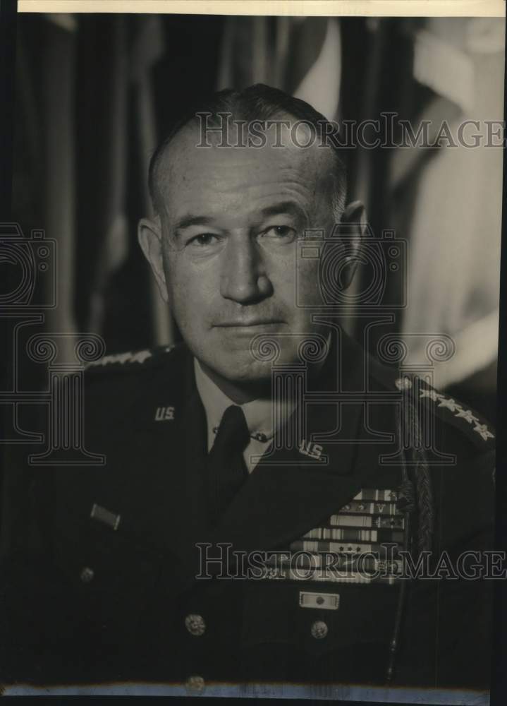 1955 Press Photo Commanding General of Far East and 8th Army General I.D. White