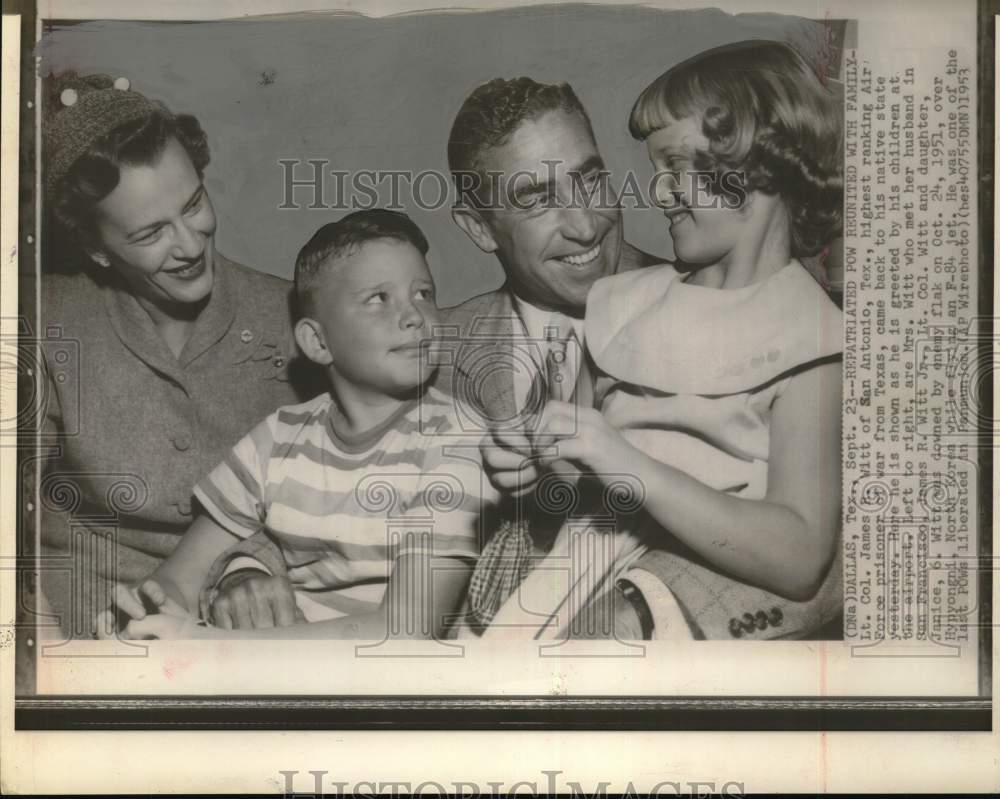 1953 Press Photo Lt. Col. James R. Witt, former POW, with his family, Texas- Historic Images