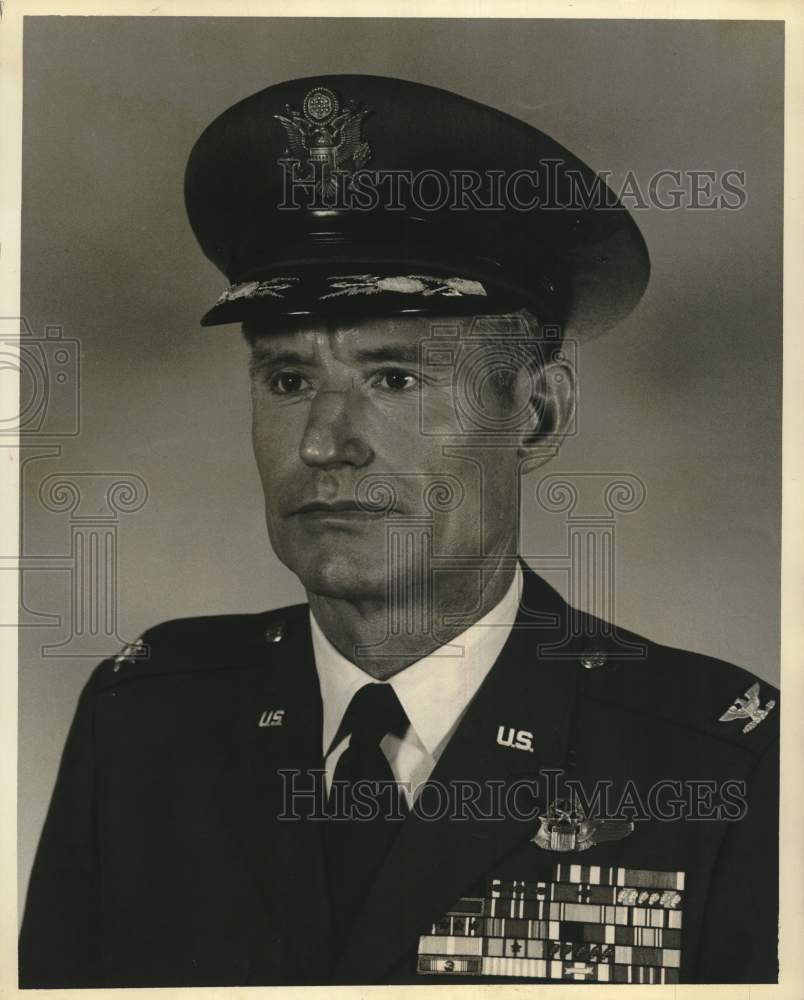 1971 Press Photo Colonel James L. Stewart - sam04331