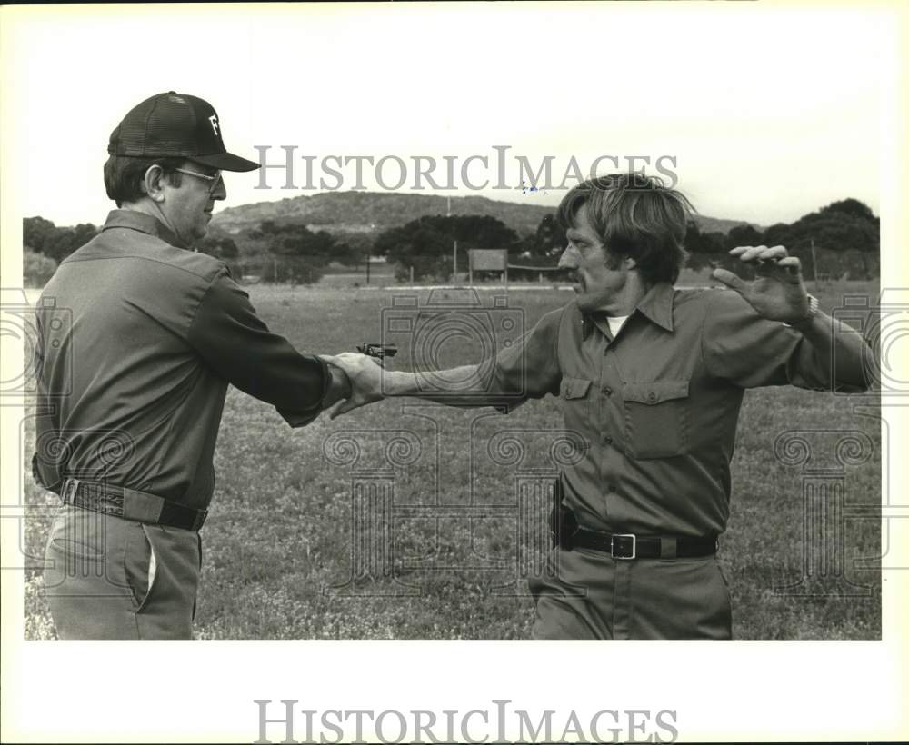 1983 Press Photo Federal Bureau of Investigations Agents at Camp Bullis