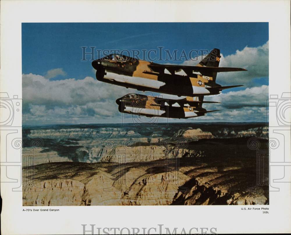 Press Photo U.S. Air Force A-7D planes fly over Grand Canyon - sam07119