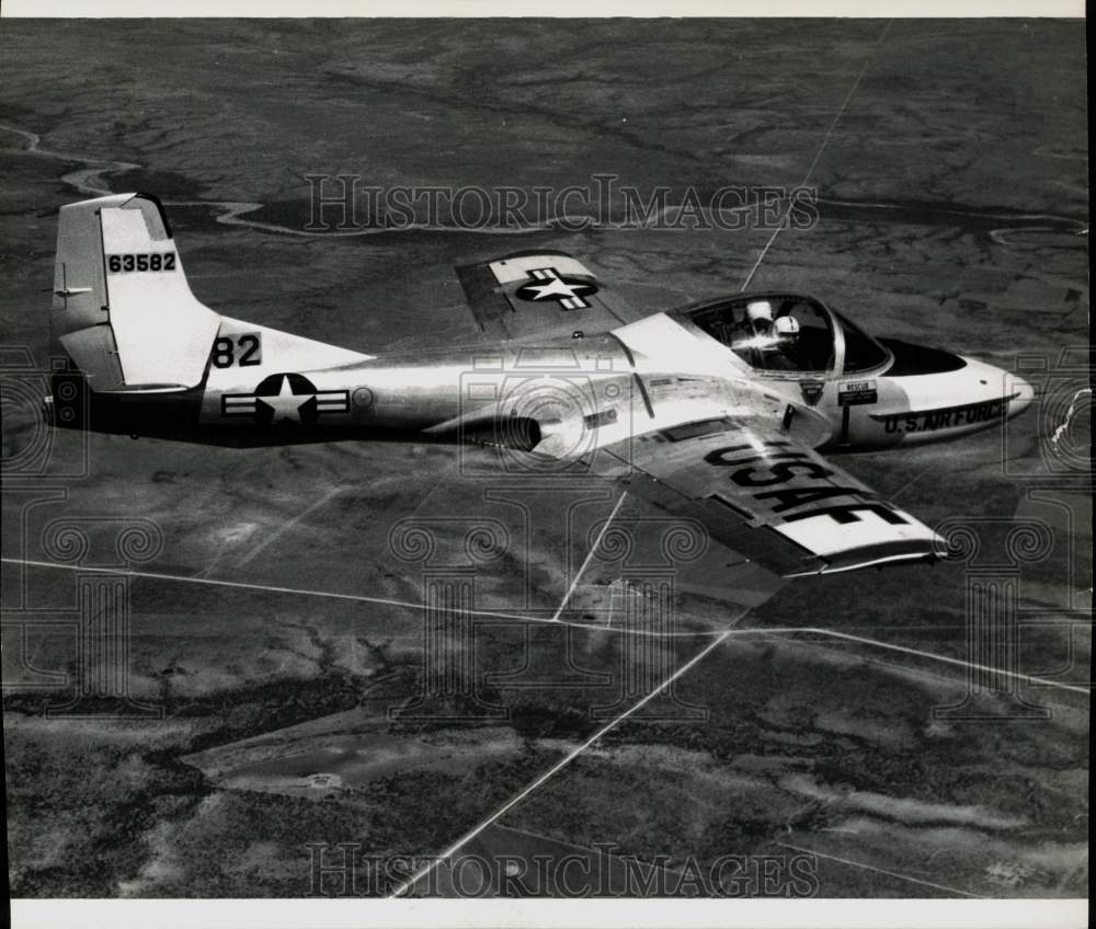 Press Photo US Air Force student pilot takes first flight in Cessna T-37, Texas- Historic Images