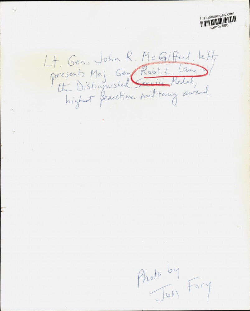 Press Photo Maj. Gen. Robert L. Lane received Distinguished Service Medal