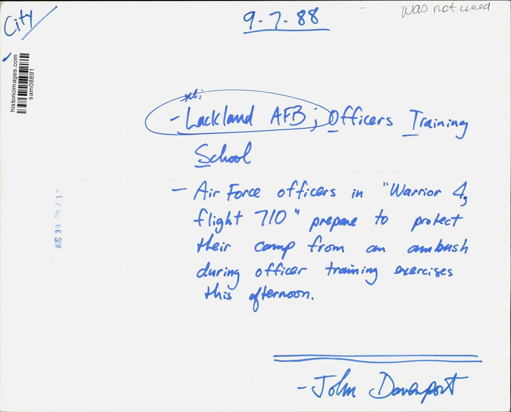 1988 Press Photo Air Force officers preparing for ambush during training, Texas