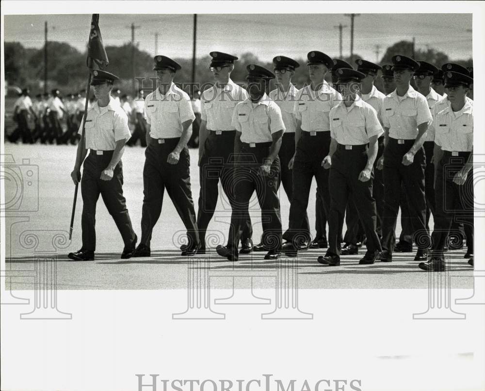 1983 Press Photo Graduates parade at Lackland Air Force Base, Texas - sam08915