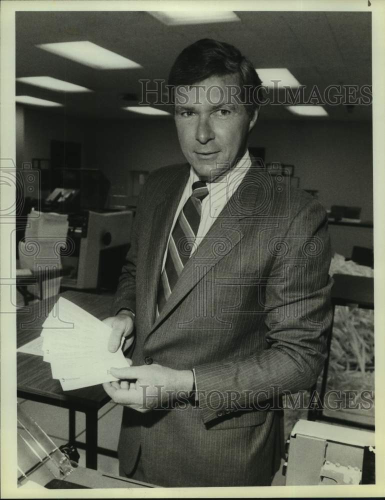 1985 Press Photo Steve Delaney on The Biggest Lump of Money in the World on NBC.- Historic Images