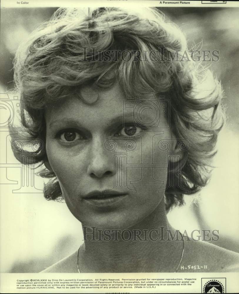 1979 Press Photo Mia Farrow in a scene from Hurricane. - sap01603- Historic Images