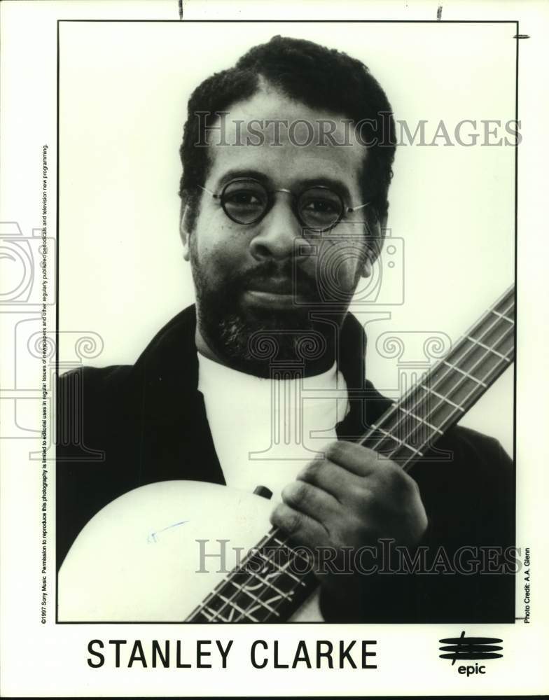 1997 Press Photo Stanley Clarke, jazz fusion musician and composer. - sap01936- Historic Images