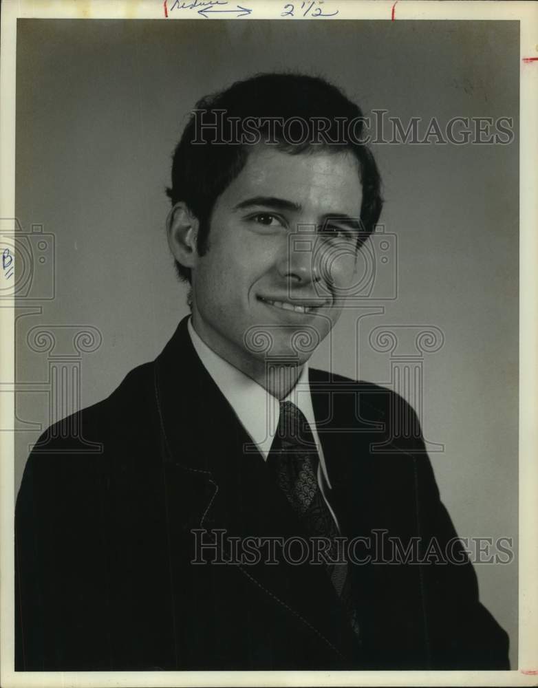 1977 Press Photo Lou Charles, disc jockey and newsman. - sap02071- Historic Images